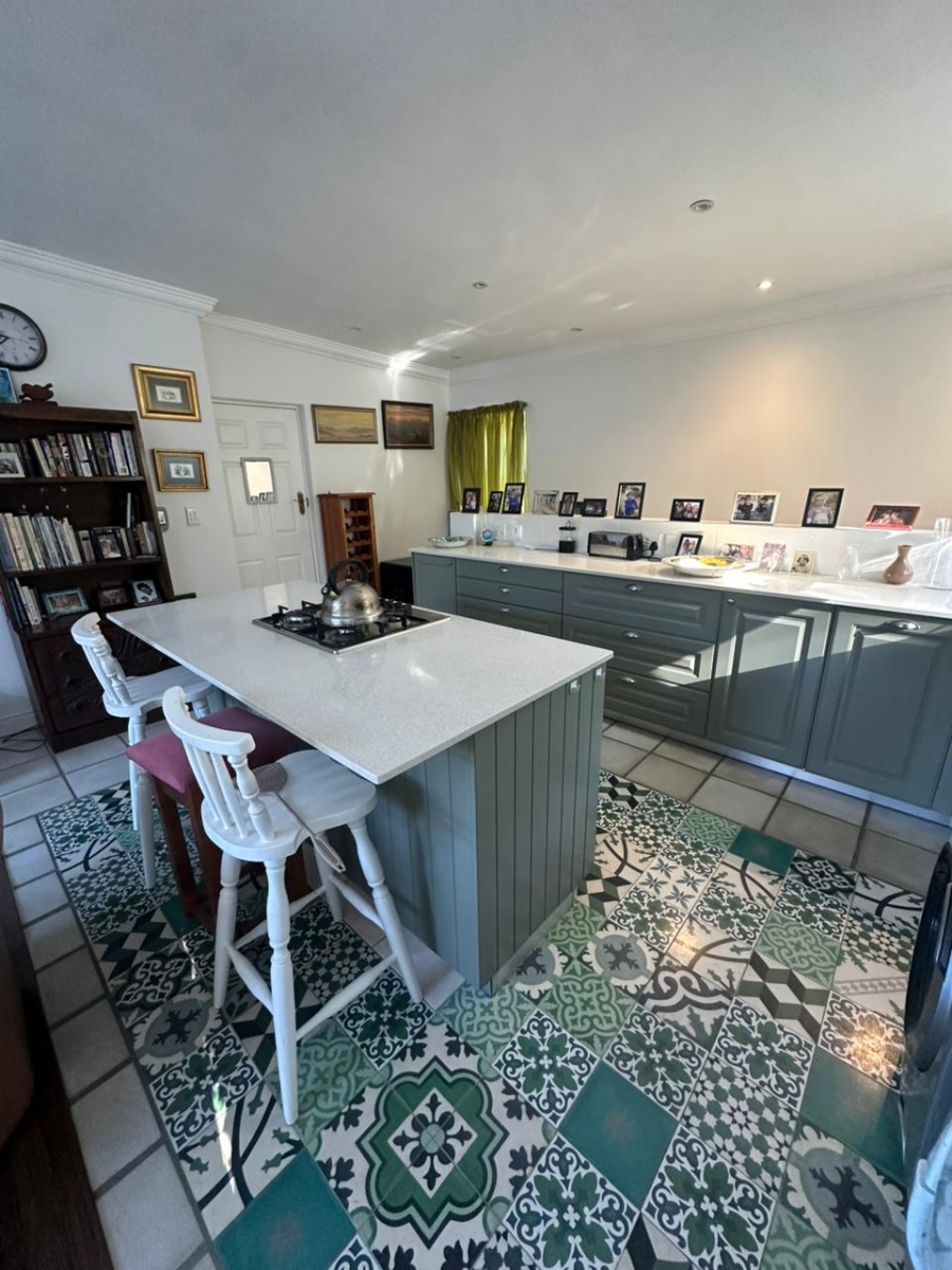 1 Bedroom Property for Sale in Valley Area Western Cape